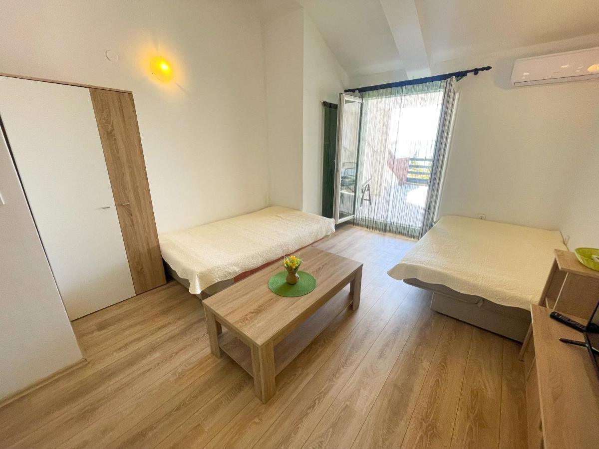 Apartmani Milan Crikvenica Eksteriør billede