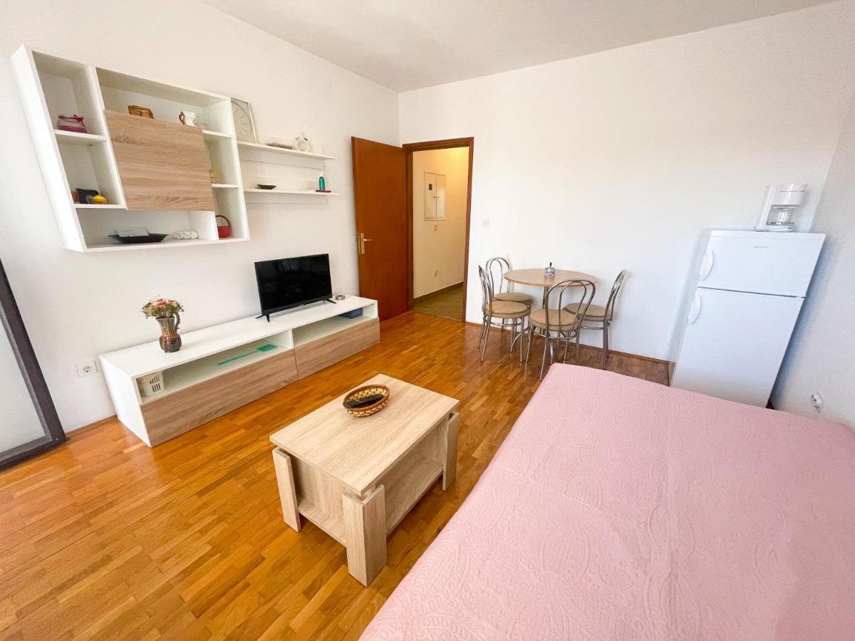 Apartmani Milan Crikvenica Eksteriør billede