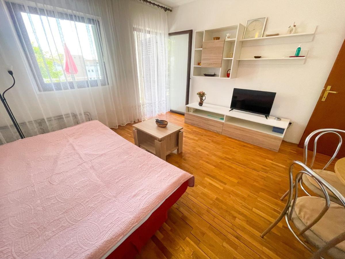 Apartmani Milan Crikvenica Eksteriør billede