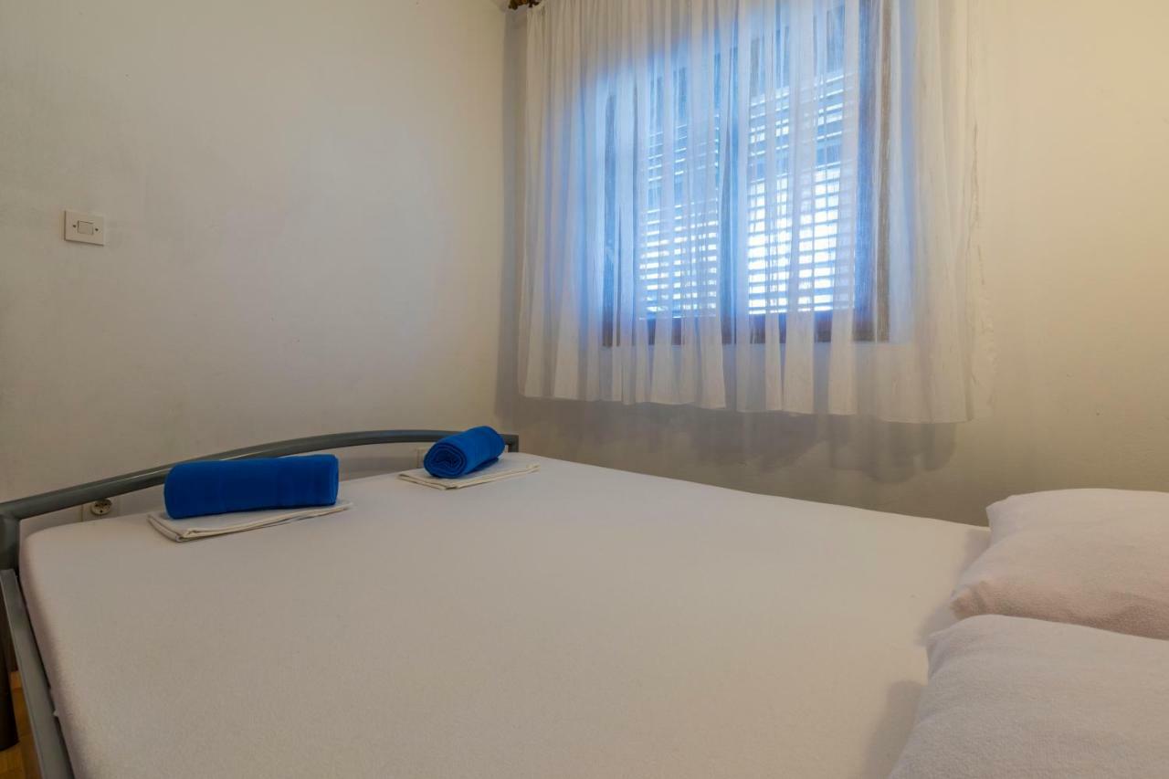 Apartmani Milan Crikvenica Eksteriør billede