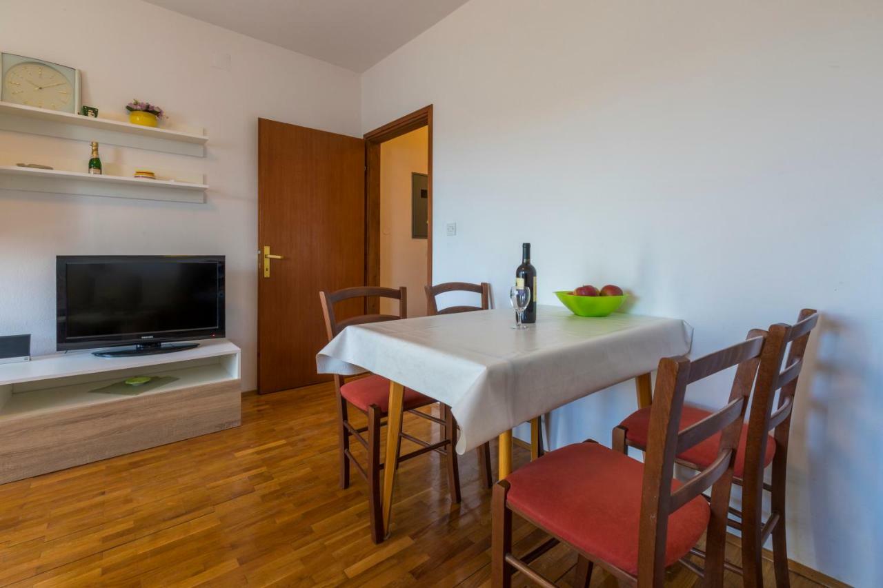 Apartmani Milan Crikvenica Eksteriør billede